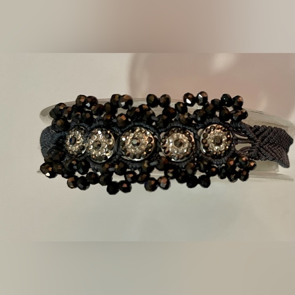 Hand made macrame bracelet with adjustable sliding knots wrist size 7 1/4 inch - Picture 3 of 9